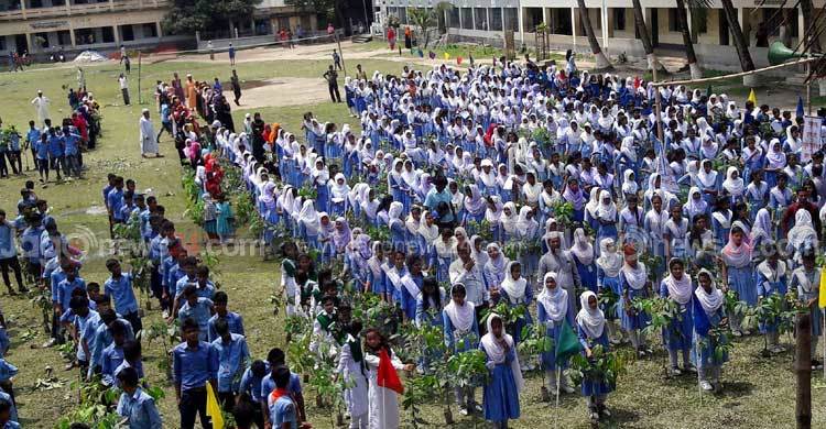 বাল্যবিয়েকে না হাজারো শিক্ষার্থীর