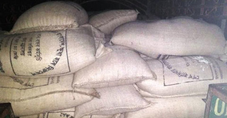 নওগাঁয় ১০ টাকা কেজির ১৮ বস্তা চাল জব্দ