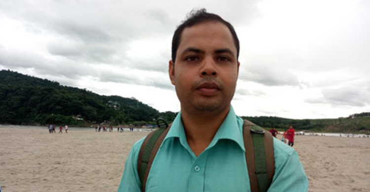 মাদারীপুরে সেই ‘শিক্ষক’ রবিউল বরখাস্ত