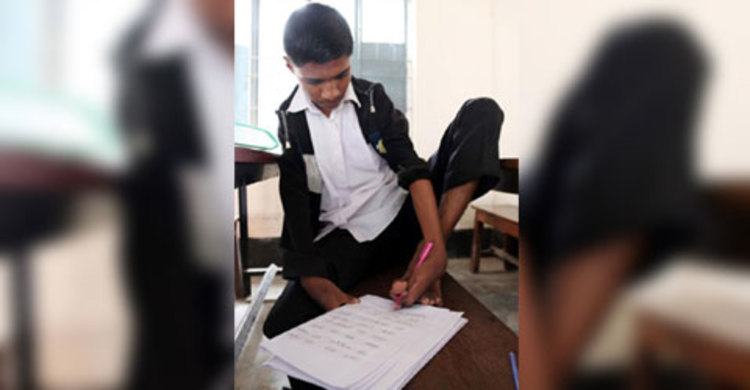 পায়ে লিখে এবারও জিপিএ-৫