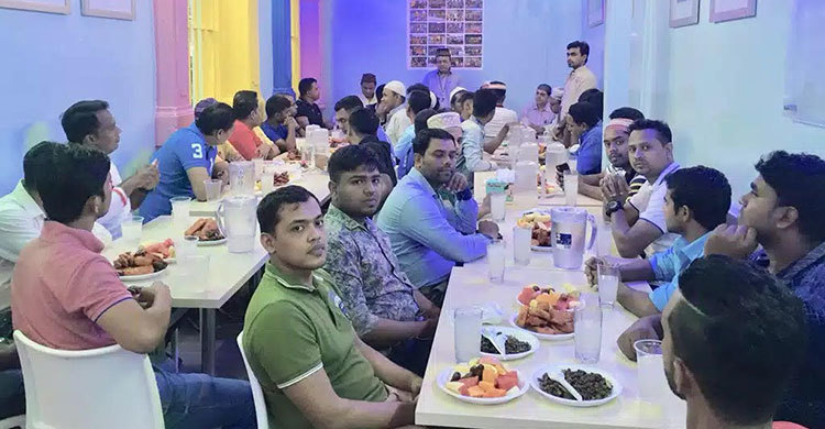 সিঙ্গাপুরে তরিকুল ইসলামের রোগমুক্তি কামনা