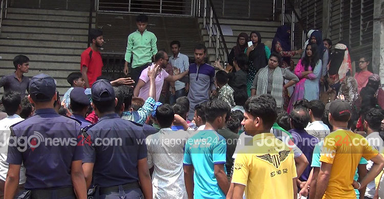 শিক্ষার্থীদের মানববন্ধনে হবিগঞ্জে ছাত্রলীগ ও পুলিশের বাধা