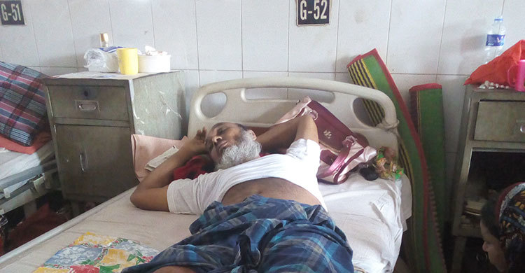 এবার পা হারালেন হযরত আলী