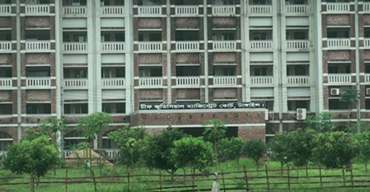 টাঙ্গাইলের ম্যাজিস্ট্রেট আদালত বর্জন করেছেন আইনজীবীরা