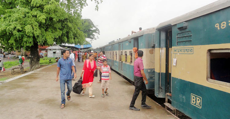 যাত্রী আছে টিকিট নাই