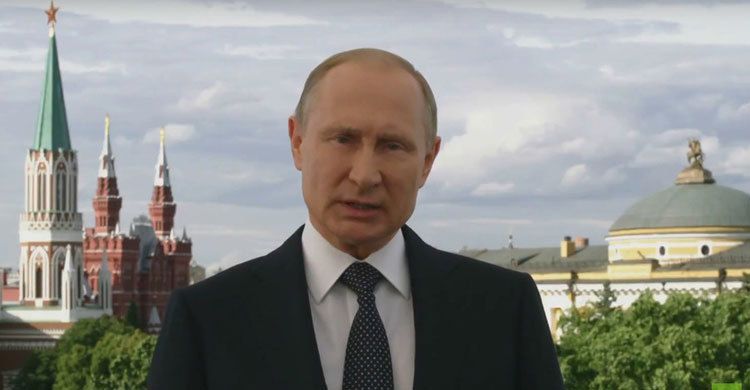 Putin greets football teams, fans coming to Russia 2018