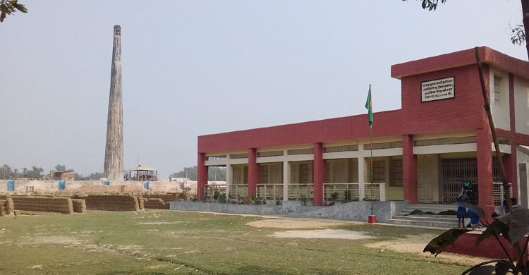 মৌলভীবাজারে যত্রতত্র ইটভাটা