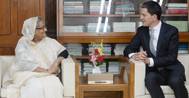 PM urges world to keep up pressure on Myanmar