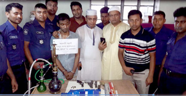 নোয়াখালীতে অস্ত্রসহ আটক ১