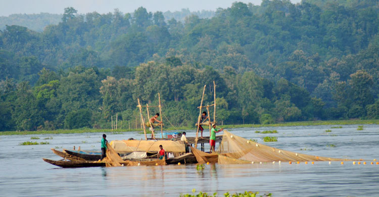 কষ্টে আছেন কাপ্তাই হ্রদের ১৯ হাজার জেলে