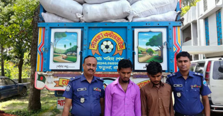 সরাইলে ট্রাকভর্তি নিষিদ্ধ পলিথিনসহ আটক ২