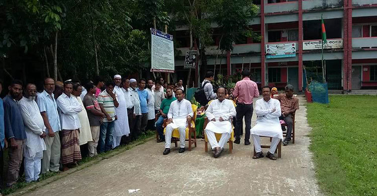 শরীয়তপুরে লাইভ অনুষ্ঠানে ছাত্রলীগের হামলা