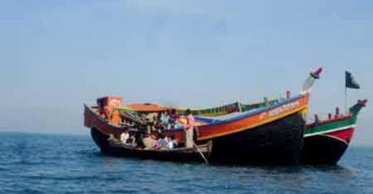 লক্ষ্মীপুরে মেঘনায় ৩ জেলে অপহরণ