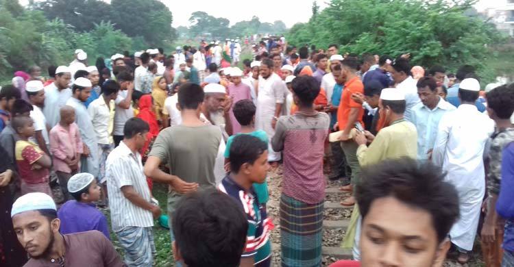 দুই বোনের উপর দিয়ে চলে গেল কর্ণফুলী এক্সপ্রেস