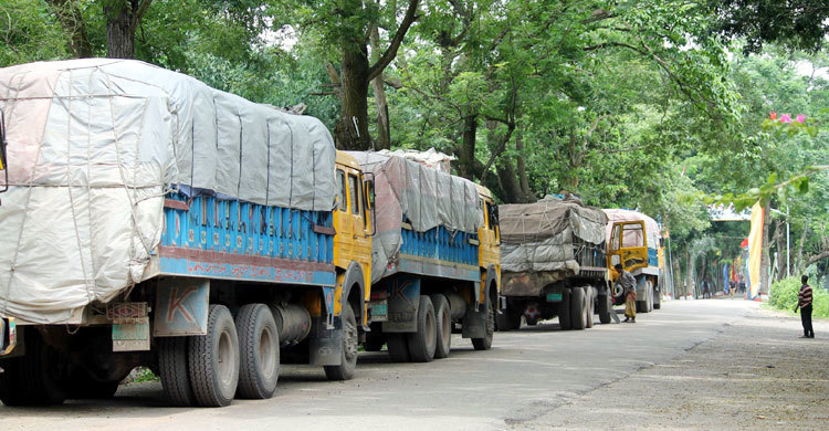 ১২ দিন পর কর্মমুখর আখাউড়া স্থলবন্দর