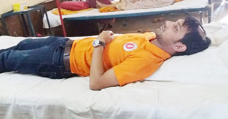 তুচ্ছ ঘটনায় সাংবাদিককে পেটালেন ইউপি চেয়ারম্যান