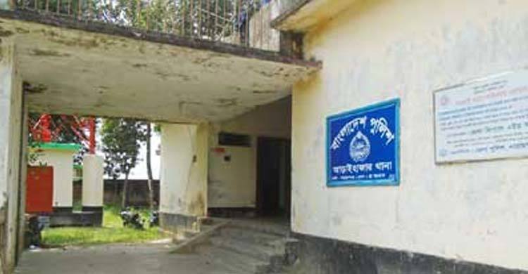 নারায়ণগঞ্জে থানা থেকে ওসির মোটরসাইকেল নিয়ে গেল চোর