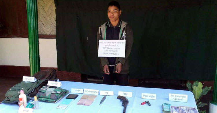 অস্ত্রসহ ইউপিডিএফের কালেক্টর আটক