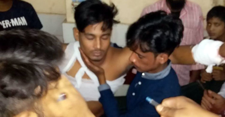 ছাত্রলীগ নেতার রগ কাটলেন আরেক ছাত্রলীগ নেতা