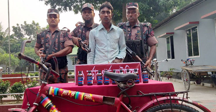 বাইসাইকেলের ফ্রেমে মিললো ৯ বোতল ফেনসিডিল