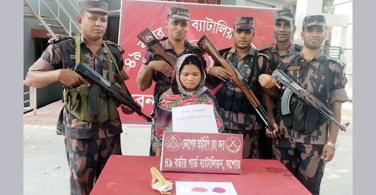 ইয়াবাসহ নারী গ্রেফতার