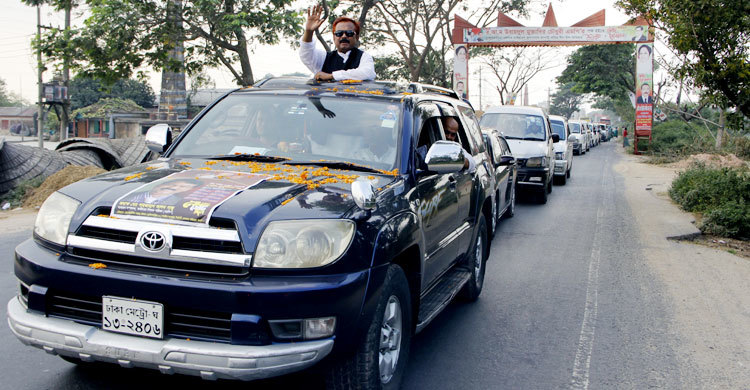 ৩ শতাধিক গাড়ি নিয়ে রাস্তায় স্বাশিপ নেতা