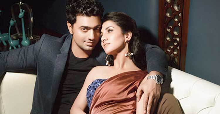 রুক্মিণীর গোপন ক্যামেরায় দেব