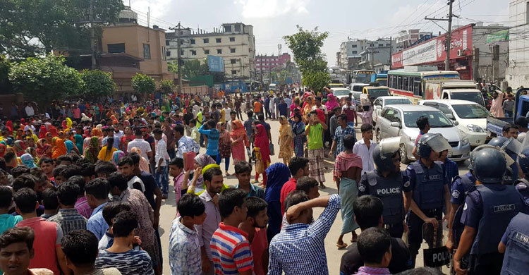 শ্রমিকদের অবরোধে ঢাকা-ময়মনসিংহ মহাসড়কে তীব্র যানজট