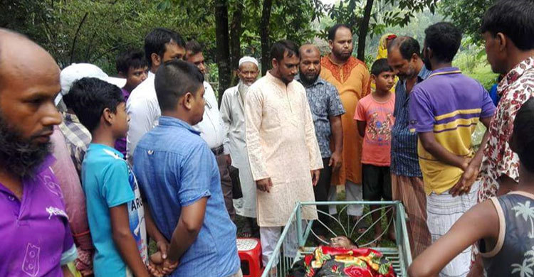 নৌকায় বজ্রপাত, প্রাণ গেল দুইজনের