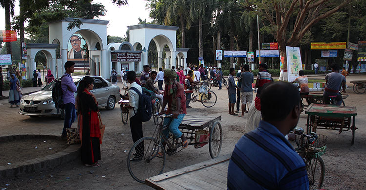 ভর্তিচ্ছুদের পদচারণায় মুখর ইবি