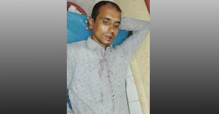 সাংবাদিকের ওপর পরিবহন শ্রমিকদের হামলা