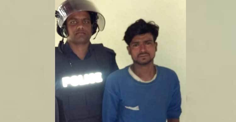 ইবির ছাত্রী হলে ঢুকে যুবক ধরা