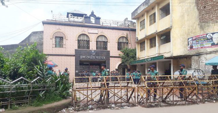 আদালতে হাজির করা হয়েছে দুই আসামিকে