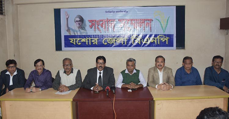 ভয়ে ঘরে থাকতে পারছেন না বিএনপি নেতাকর্মীরা