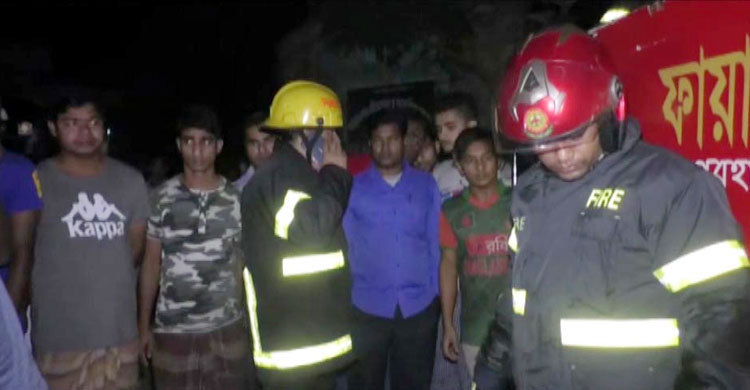 জয়পুরহাটে আগুনে প্রাণ গেল একই পরিবারের ৭ জনের