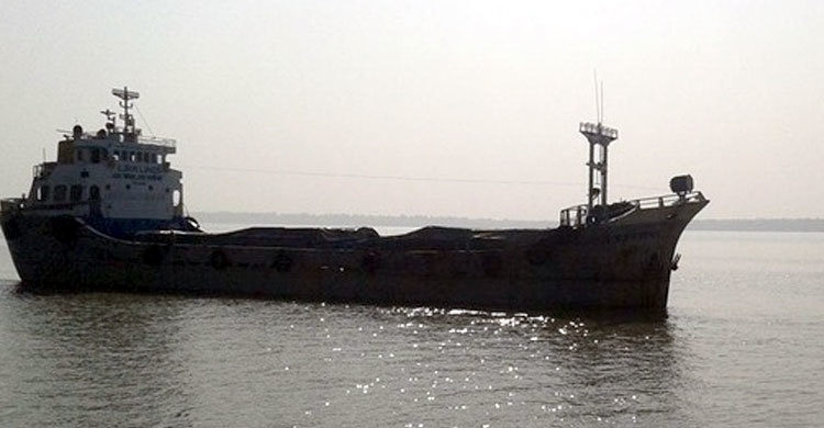 তিন দিন ধরে সাগরে ভাসছে কয়লাবোঝাই জাহাজ