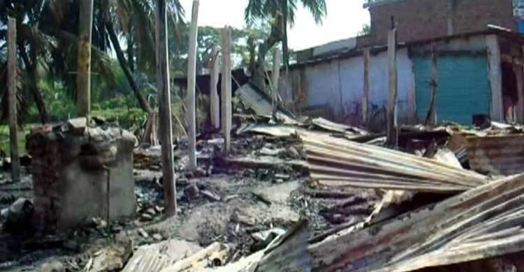 আগুনে পুড়ল ডাকঘরসহ ৮ দোকান