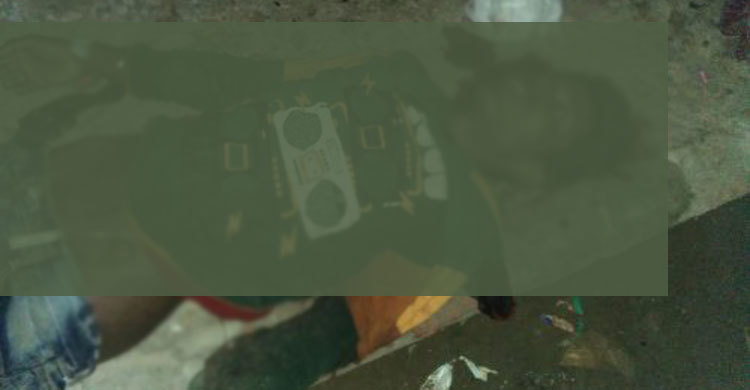 ঘুম থেকে উঠে ছেলের রক্তাক্ত মরদেহ পেলেন মা