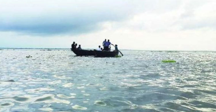 মেঘনায় মাছ ধরতে গিয়ে অপহৃত দুই মাঝি