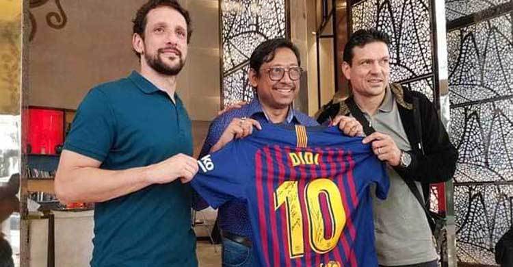 Mamata gets a special gift from Messi