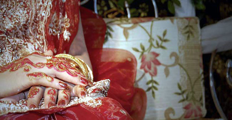 বিয়ের ৪ মাসেই লাশ হলেন মিলি