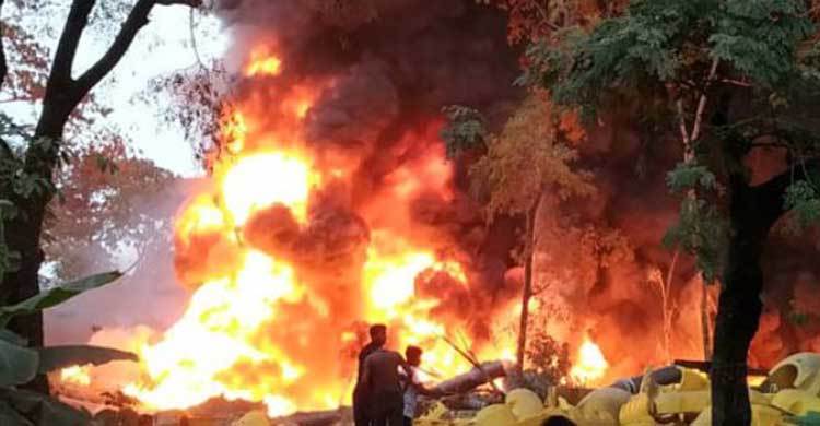 বিআইডব্লিউটিএ’র গুদামে আগুনের ঘটনায় দুই তদন্ত কমিটি গঠন