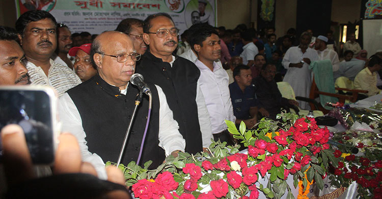 বঙ্গবন্ধু স্নেহ করতেন ড. কামালকে