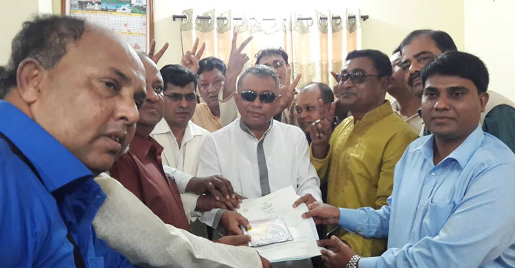 নোয়াখালীতে ওবায়দুল কাদেরের পক্ষে মনোনয়নপত্র সংগ্রহ