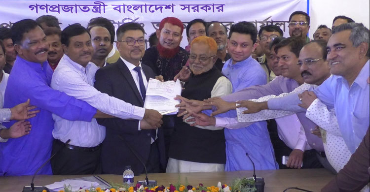 নোয়াখালীতে কাদের-মওদুদসহ ৮৩ জনের মনোনয়ন দাখিল