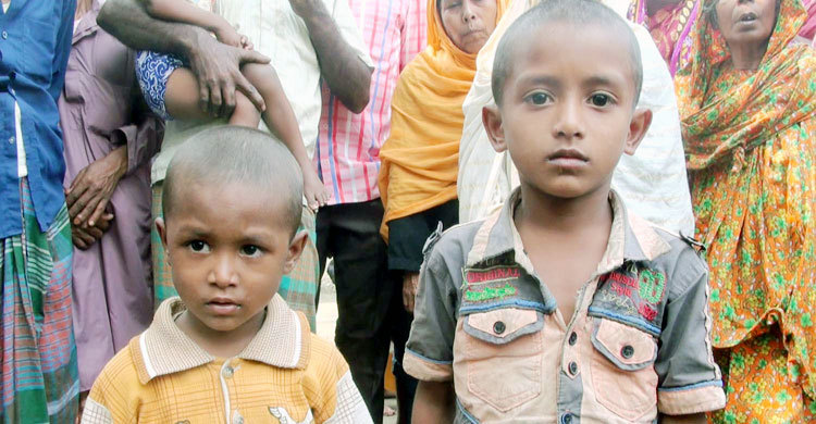 বাবার কারণে মা হারাল দুই শিশু