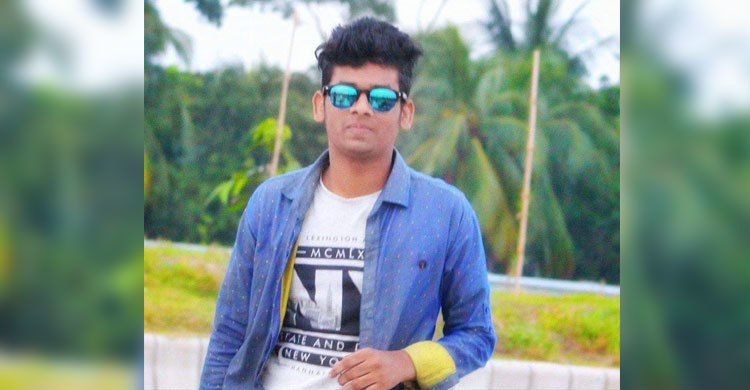 পকেটে হাত দেয়াই কাল হলো পাভেলের