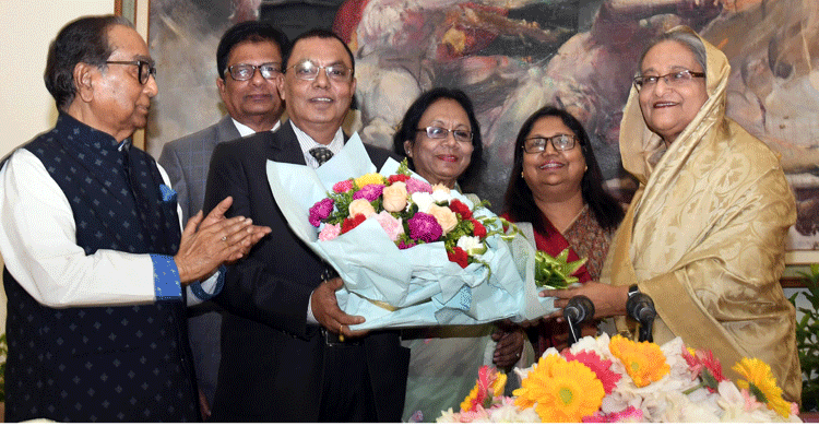 শুধু উন্নয়ন করলেই হয় না, তা মনে করিয়েও দিতে হয়