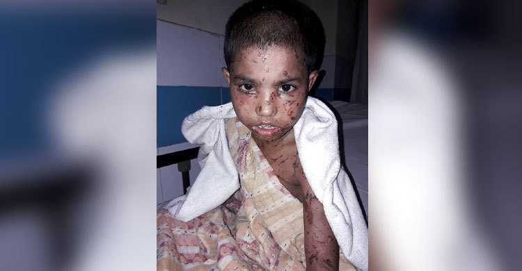 জিন তাড়াতে প্রিয়াংকাকে মোমের ছ্যাঁকা