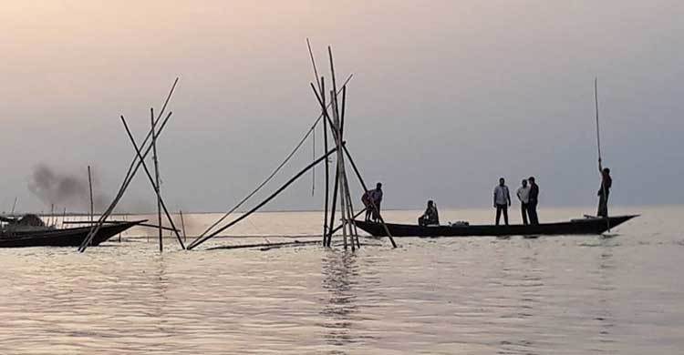 অভিযানের দ্বিতীয় দিনে রাজবাড়ীর পদ্মা জেলে শূন্য